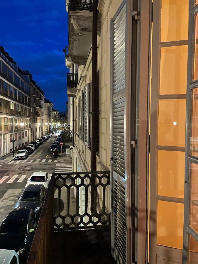 La Casa Di Ringhiera - Silenzioso Appartamento Di Charme Con Balcone Nel Quadrilatero Romano Turin Bagian luar foto