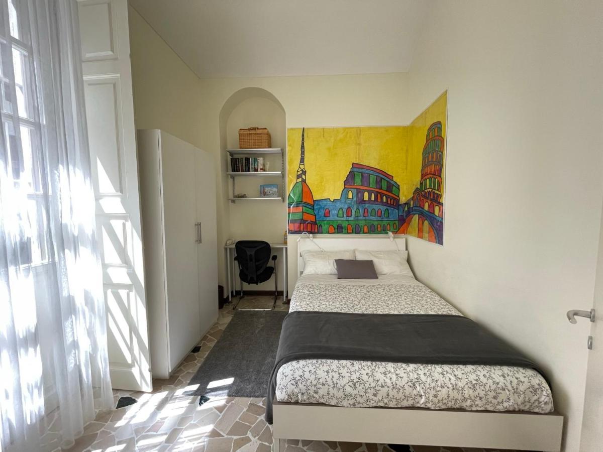 La Casa Di Ringhiera - Silenzioso Appartamento Di Charme Con Balcone Nel Quadrilatero Romano Turin Bagian luar foto